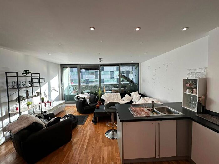 2 Bedroom Flat To Rent In Rumford Place, Liverpool, L3