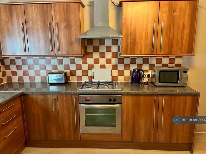 2 Bedroom Flat To Rent In Woodlands Drive, Glasgow, G4