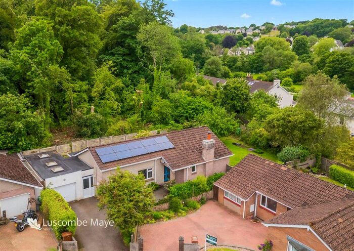 3 Bedroom Detached Bungalow For Sale In Orchard Close, Yealmpton, PL8