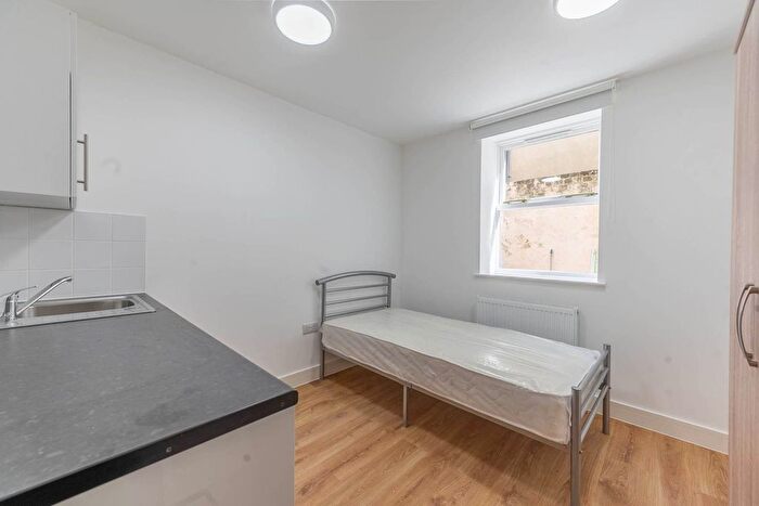 Studio To Rent In Freeland Road, Ealing, London, W5