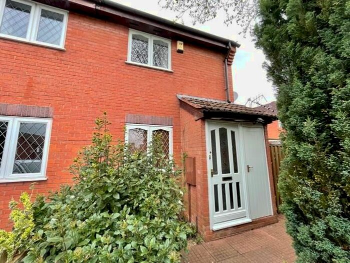 2 Bedroom Property To Rent In Whinchat Grove, Kidderminster, Worcestershire, DY10