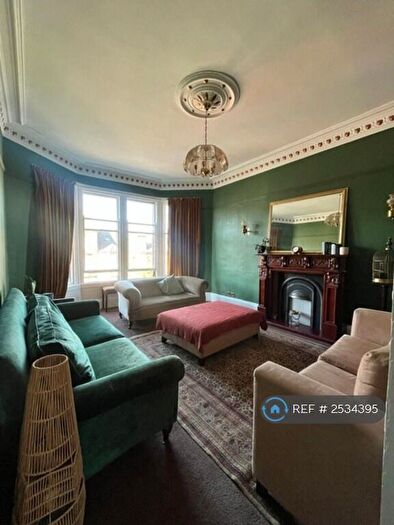 3 Bedroom Flat To Rent In Dixon Avenue, Glasgow, G42