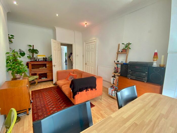 1 Bedroom Flat To Rent In Benwell Road, Islington, N7