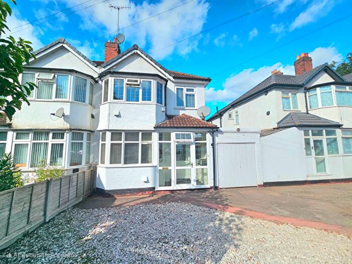 3 Bedroom Semi-detached House For Sale In Slade Road, Birmingham, B23