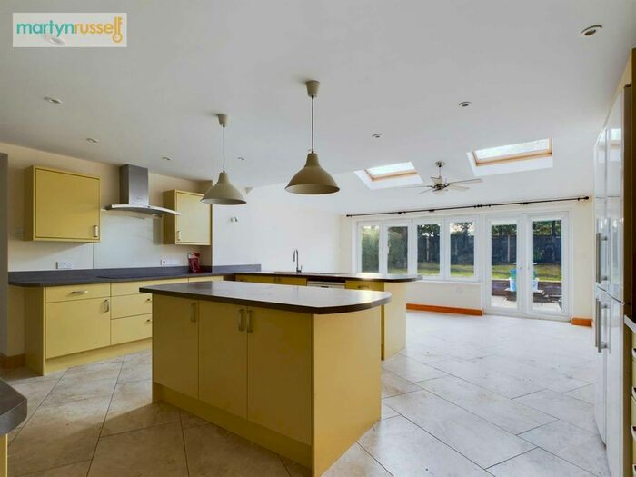 5 Bedroom Property To Rent In Chazey Close, Chazey Heath, RG4