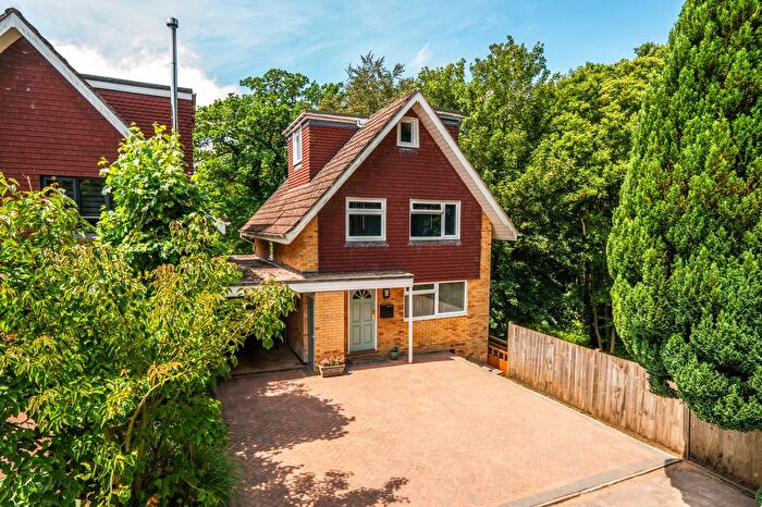 5 Bedroom Detached House For Sale In Wey Lodge Close, Liphook, GU30