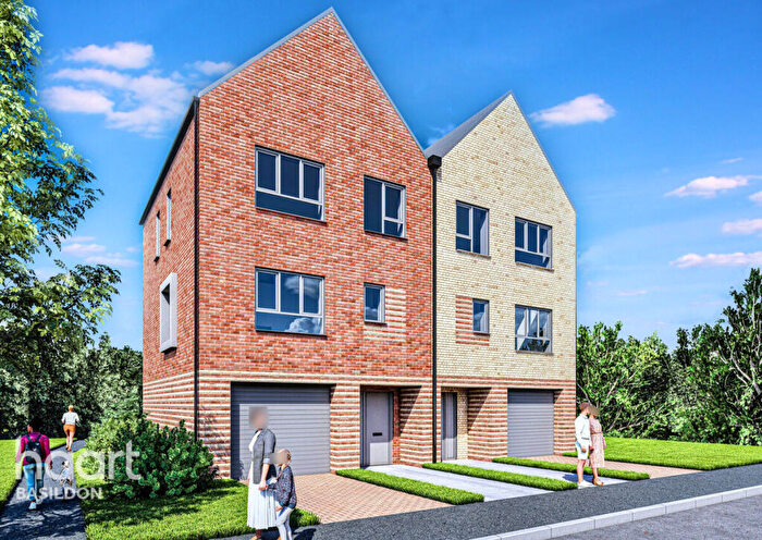 3 Bedroom Semi Detached House For Sale In Chapelgate Mews, Essex, SS15