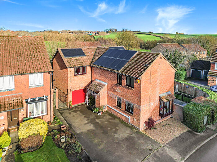 5 Bedroom Detached House For Sale In Beverley Gardens, St Albans, AL4