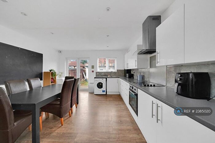 3 Bedroom Terraced House To Rent In Netley Road, Ilford, IG2