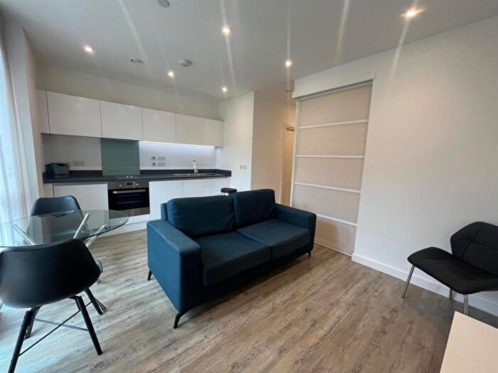 Apartment To Rent In Kings Road, Reading, RG1