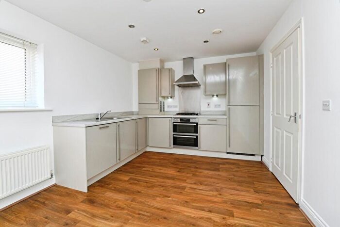 2 Bedroom Flat For Sale In Cressy Quay, Chelmsford, Essex, CM2