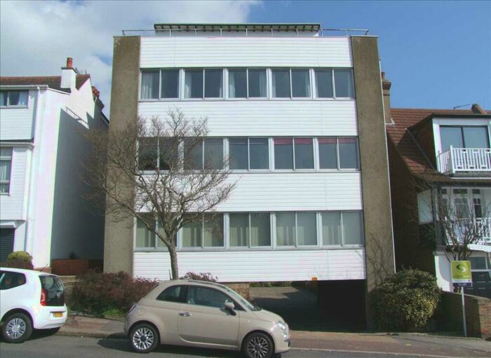 3 Bedroom Apartment To Rent In Leigh On Sea, SS9