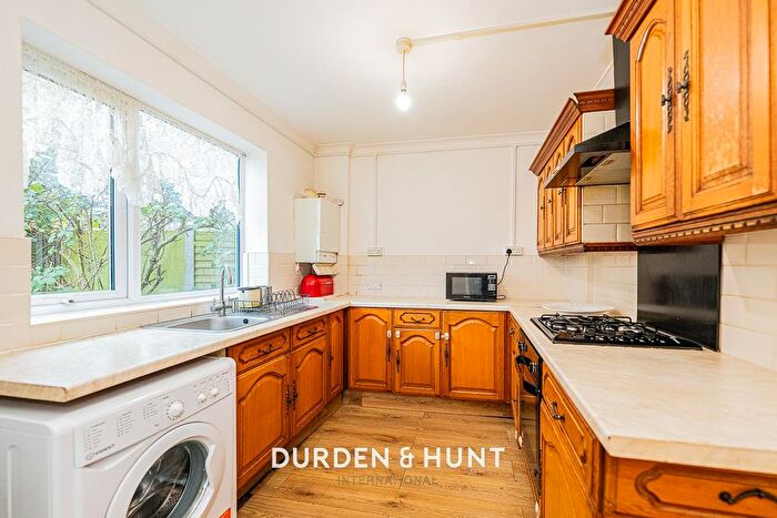 2 Bedroom End Of Terrace House For Sale In Goldingham Avenue, Loughton, IG10