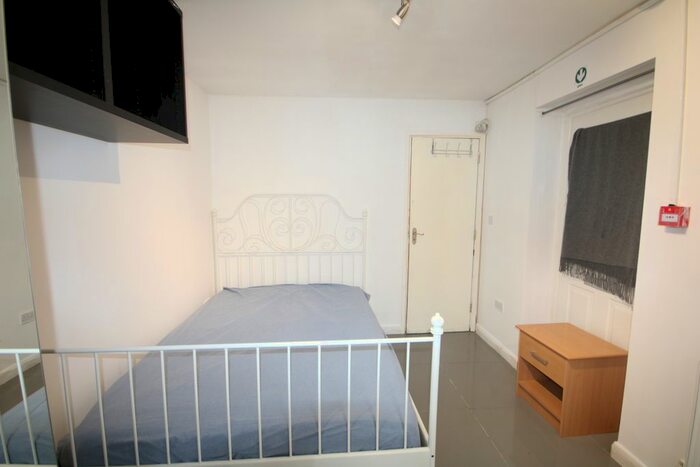 Studio To Rent In Stafford Road, London E7