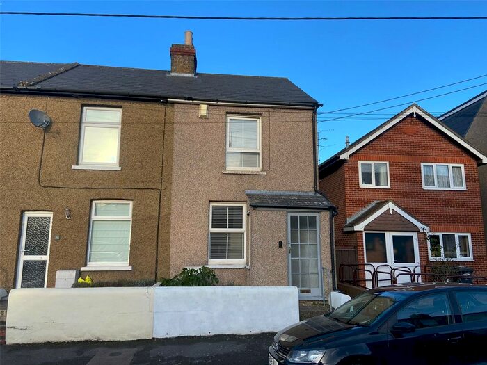 2 Bedroom End Of Terrace House To Rent In Essex Road, Longfield, Kent, DA3