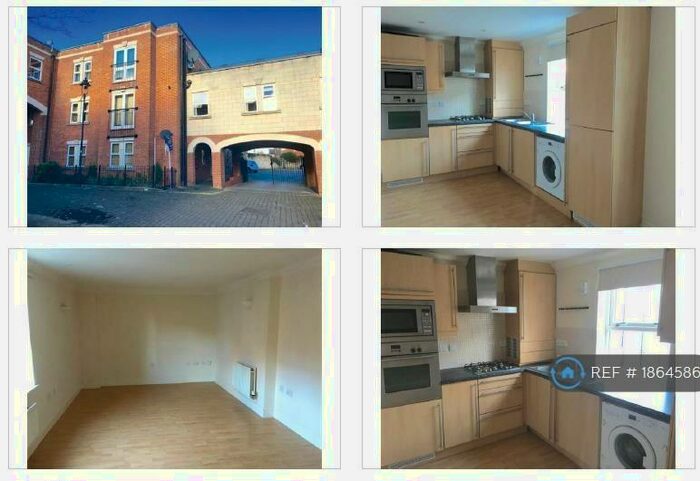 2 Bedroom Flat To Rent In Godwin Court, Swindon, SN1