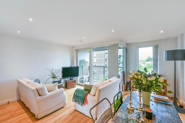1 Bedroom Flat To Rent In Appold Court, Godfrey Place, E2