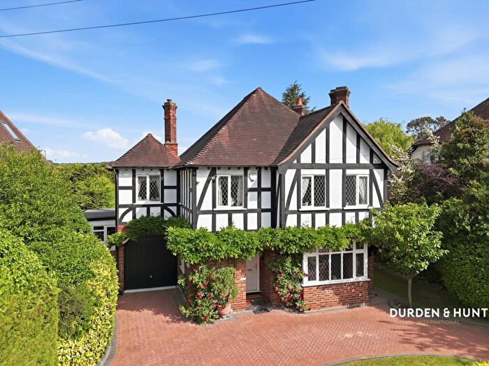 4 Bedroom Detached House For Sale In Spareleaze Hill, Loughton, IG10