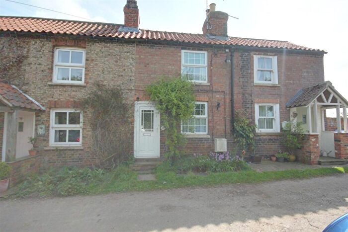 2 Bedroom House To Rent In Back Lane, Catwick, Beverley, HU17