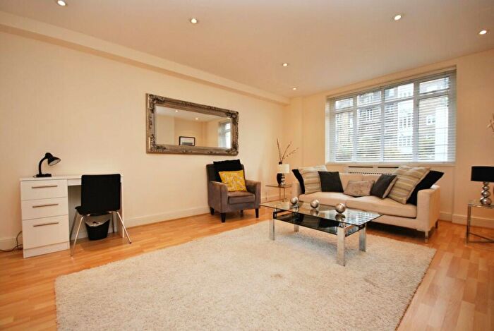 2 Bedroom Apartment To Rent In Prince Albert Road, Regents Park, NW8