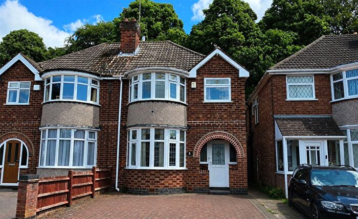 3 Bedroom Semi Detached House For Sale In Hathaway Road, Tile Hill Village, Coventry, West Midlands, CV4