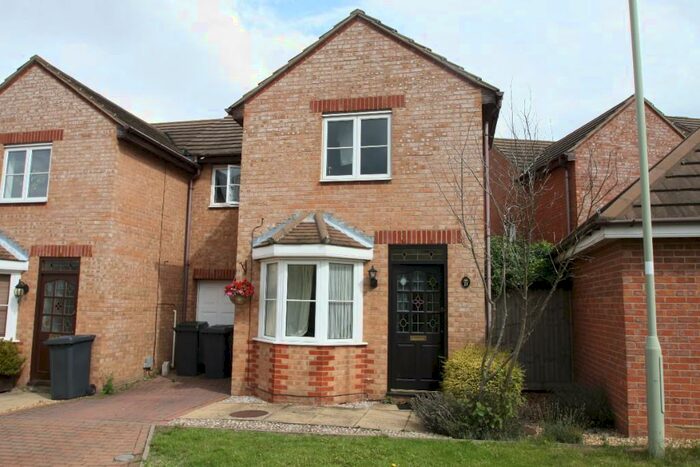 3 Bedroom Link Detached House To Rent In Odin Close, Bedford, Bedfordshire, MK41