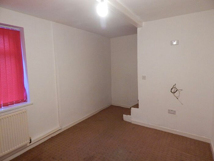 1 Bedroom Terraced House To Rent In Dewsbury Gate Road, Staincliffe, Dewsbury, WF13