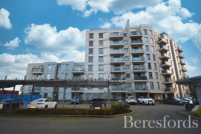 1 Bedroom Flat For Sale In Holly Court, Dolphin Approach, RM1
