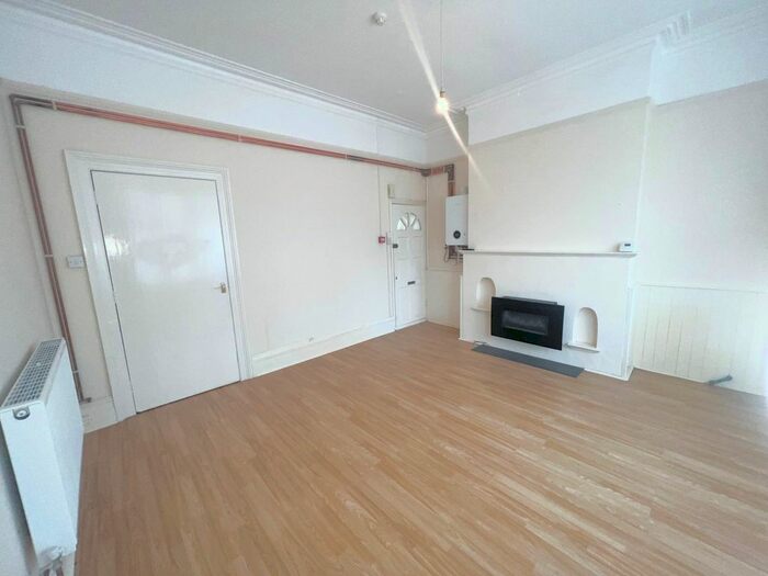 1 Bedroom Flat To Rent In Crabton Close Road, Boscombe, Bournemouth, Bournemouth, BH5