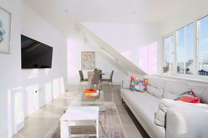 2 Bedroom Apartment To Rent In Ravenscroft Avenue, Golders Green, NW11