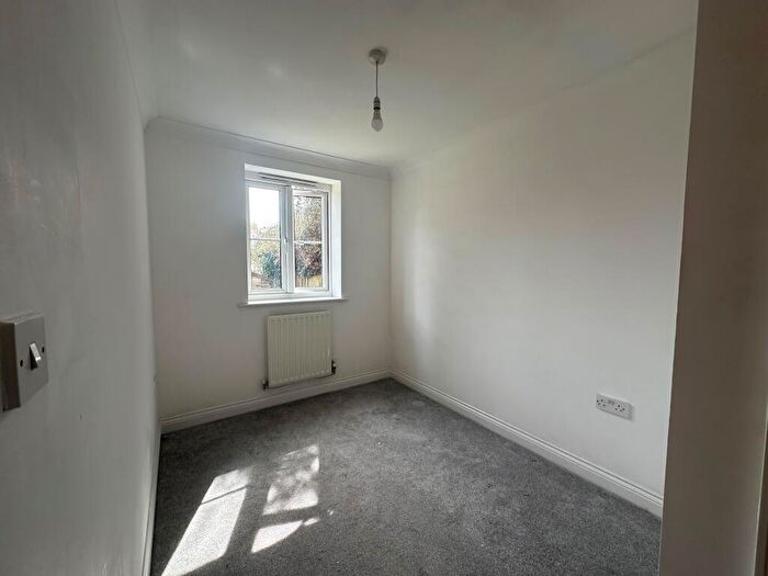 2 Bedroom Apartment To Rent In Lower Northam Road, SO30