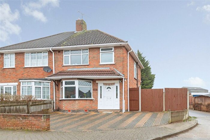 3 Bedroom Semi Detached House For Sale In Lydford Road, Leicester, Leicestershire, LE4