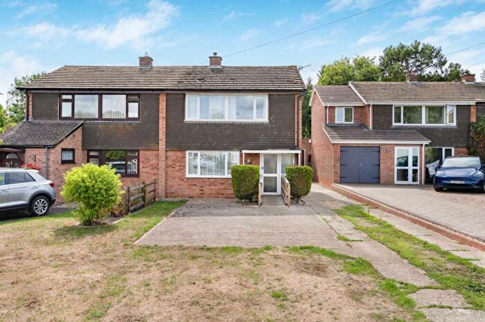 3 Bedroom Semi-Detached House For Sale In Beech Road, Wheatley, OX33