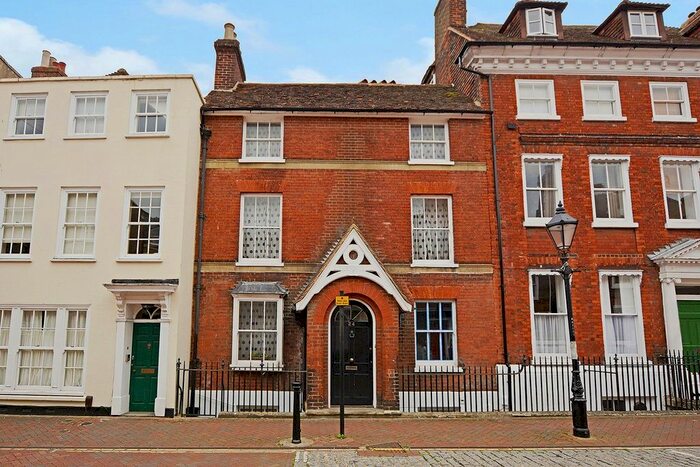 2 Bedroom Flat To Rent In North Street, Ashford, TN24