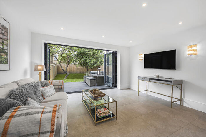 4 Bedroom Terraced House To Rent In Surrey Road, Peckham Rye, SE15