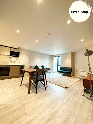 1 Bedroom Apartment To Rent In St Martins Place, Broad Street, Birmingham, West Midlands, B15