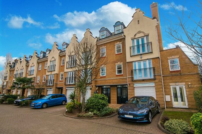 4 Bedroom Semi-Detached House To Rent In Barker Close, Kew, TW9