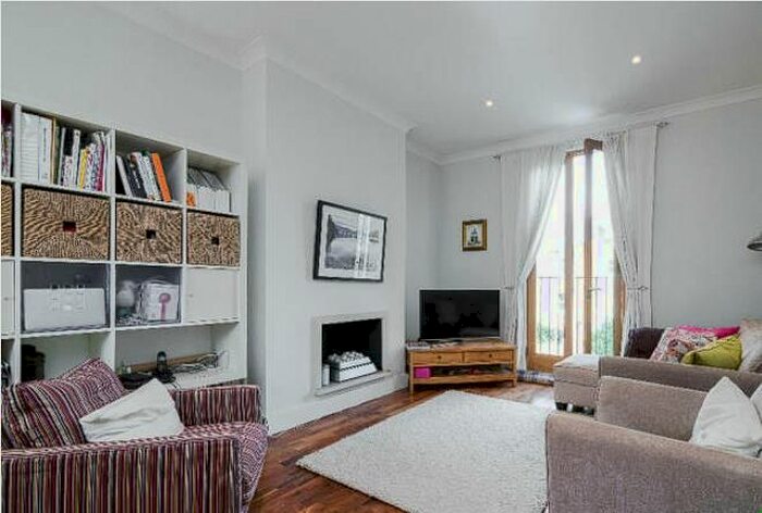 2 Bedroom Flat To Rent In Cavendish Road, London, SW12