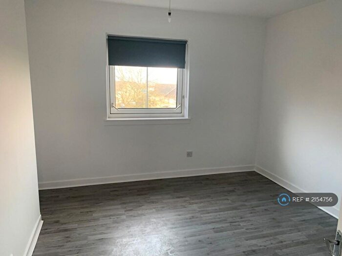 2 Bedroom Flat To Rent In Castlemilk Drive, Glasgow, G45