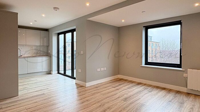 2 Bedroom Flat To Rent In High Street, London, E17