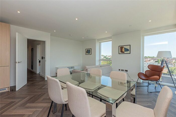 3 Bedroom Flat To Rent In Henshaw Parade, The Hyde, London, NW9