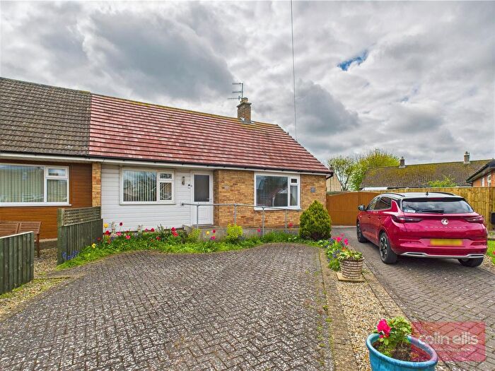 3 Bedroom Semi-Detached Bungalow For Sale In Green Island, Irton, Scarborough, YO12