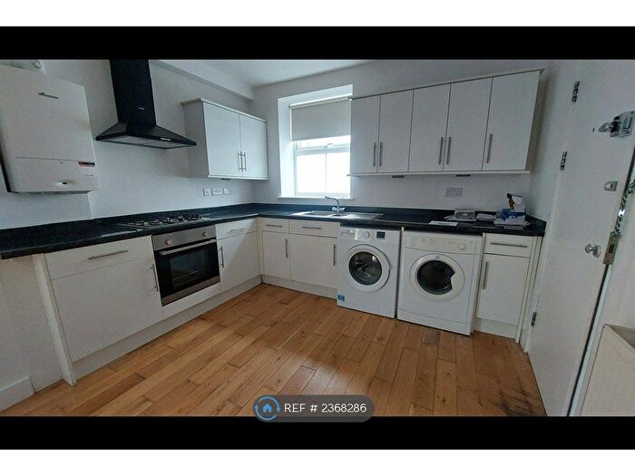 2 Bedroom Flat To Rent In Camden Street, Plymouth, PL4