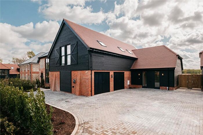 4 Bedroom Detached House For Sale In Oak Field Gardens, Sherborne St John, RG24