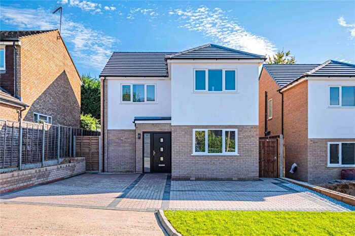 3 Bedroom Detached House For Sale In Berrymead, Adeyfield, Hemel Hempstead, Hertfordshire, HP2