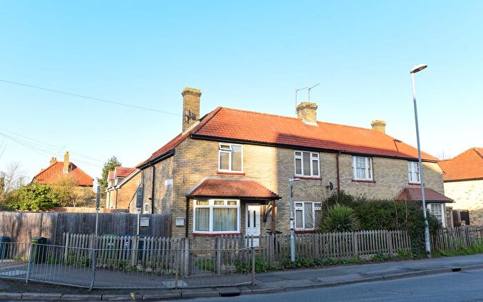 2 Bedroom Flat For Sale In Brookside, Huntingdon, PE29