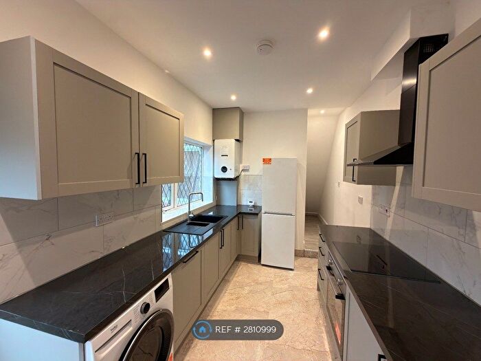 3 Bedroom Terraced House To Rent In Westbourne Grove, Stockport, SK5