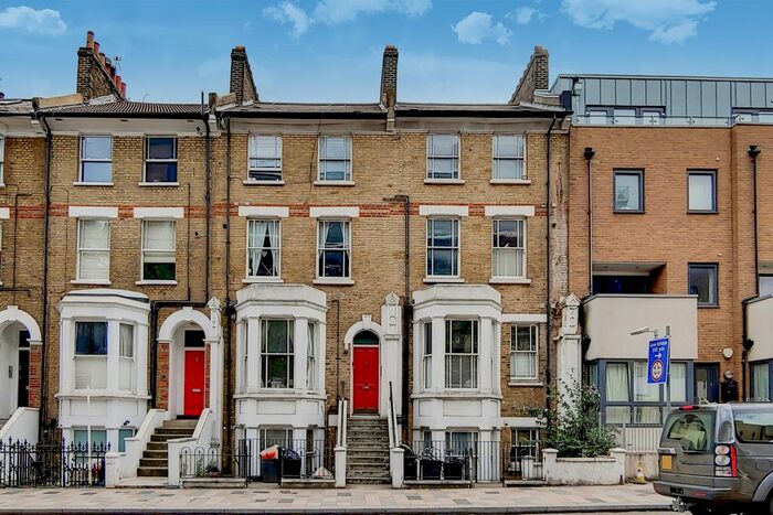 1 Bedroom Flat To Rent In St. John's Hill, London, SW11