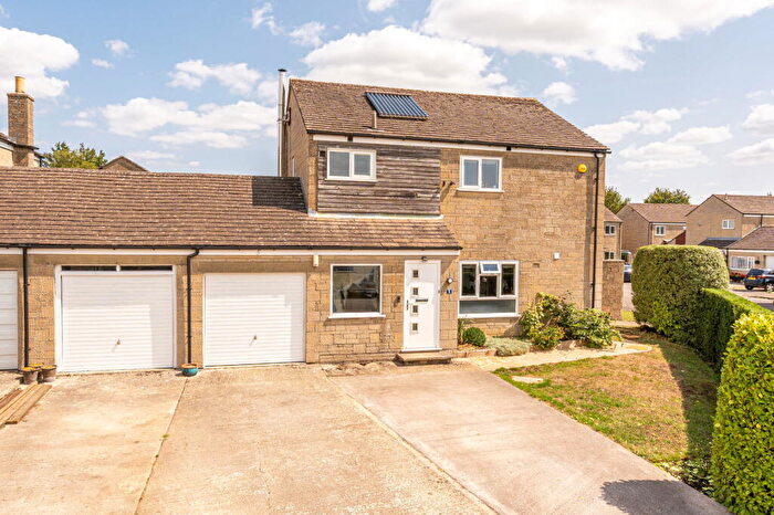 3 Bedroom Link Detached House For Sale In The Tarters, Sherston, SN16