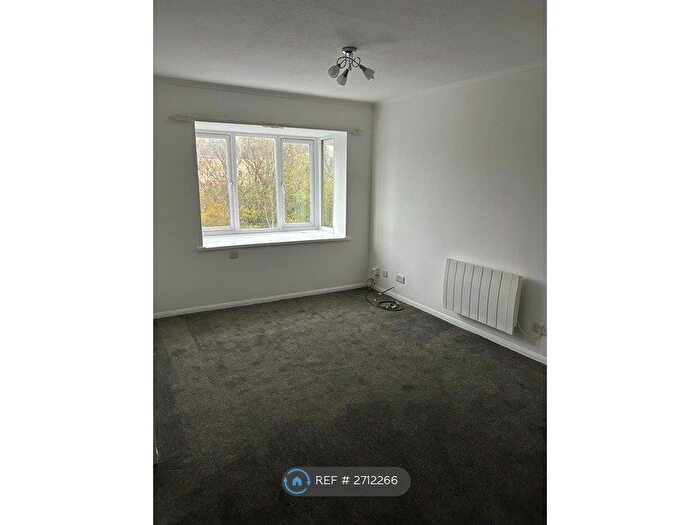 2 Bedroom Flat To Rent In Pinders Road, Hastings, TN35